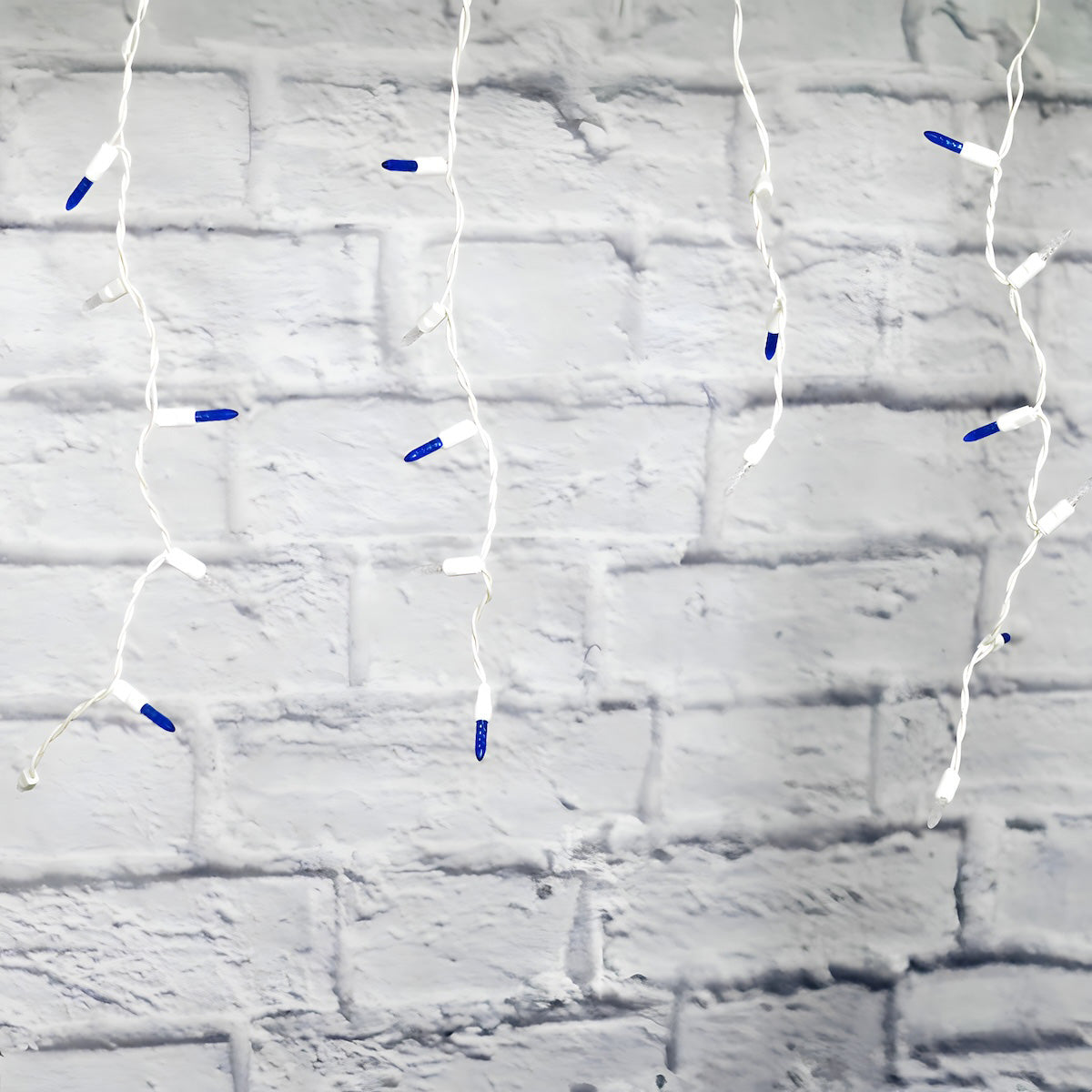 70 M5 Blue Cool White DreamSpark Slow Fade LED Icicle Lights - Christmas Lights