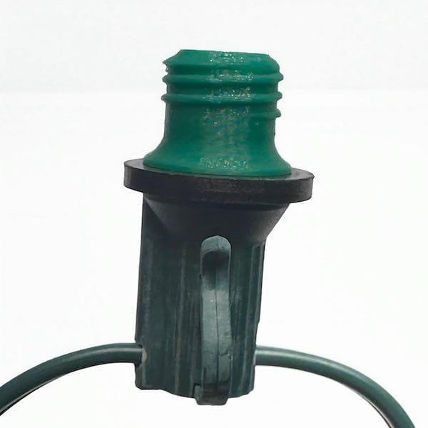 Socket Stuffer Screw In Socket Covers Seals for Empty C7 and C9 Sockets Green Pack of 25 - Christmas Light Installation