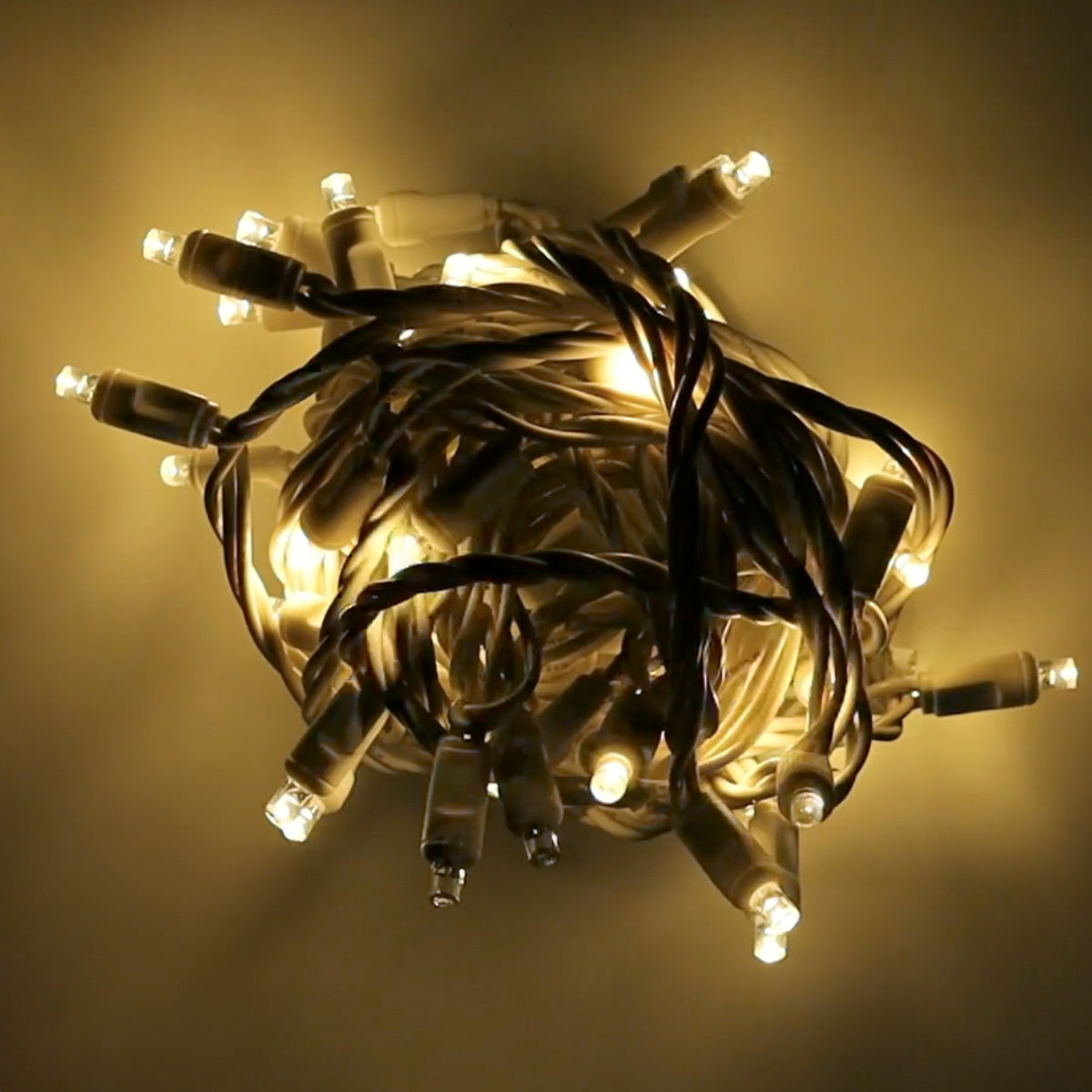 5mm LED Strobe Lights QuadSpark Warm White Strobe Lights Strobing/Static 50 Bulbs 6’’ Spacing White Wire - Christmas