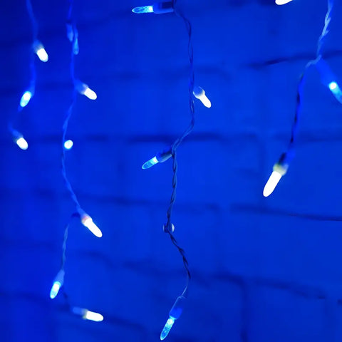 70 M5 Blue Cool White LED Icicle Lights White Wire [CLOSEOUT] - Christmas Lights